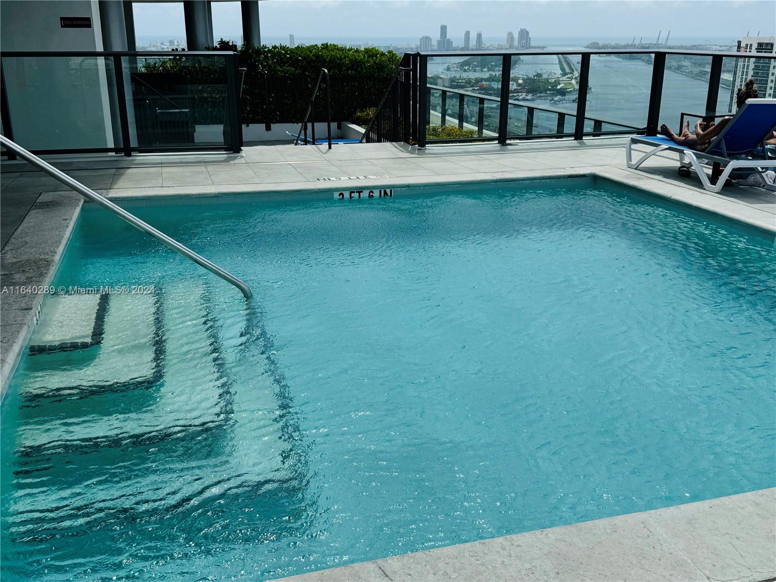 CANVAS CONDO - Residential