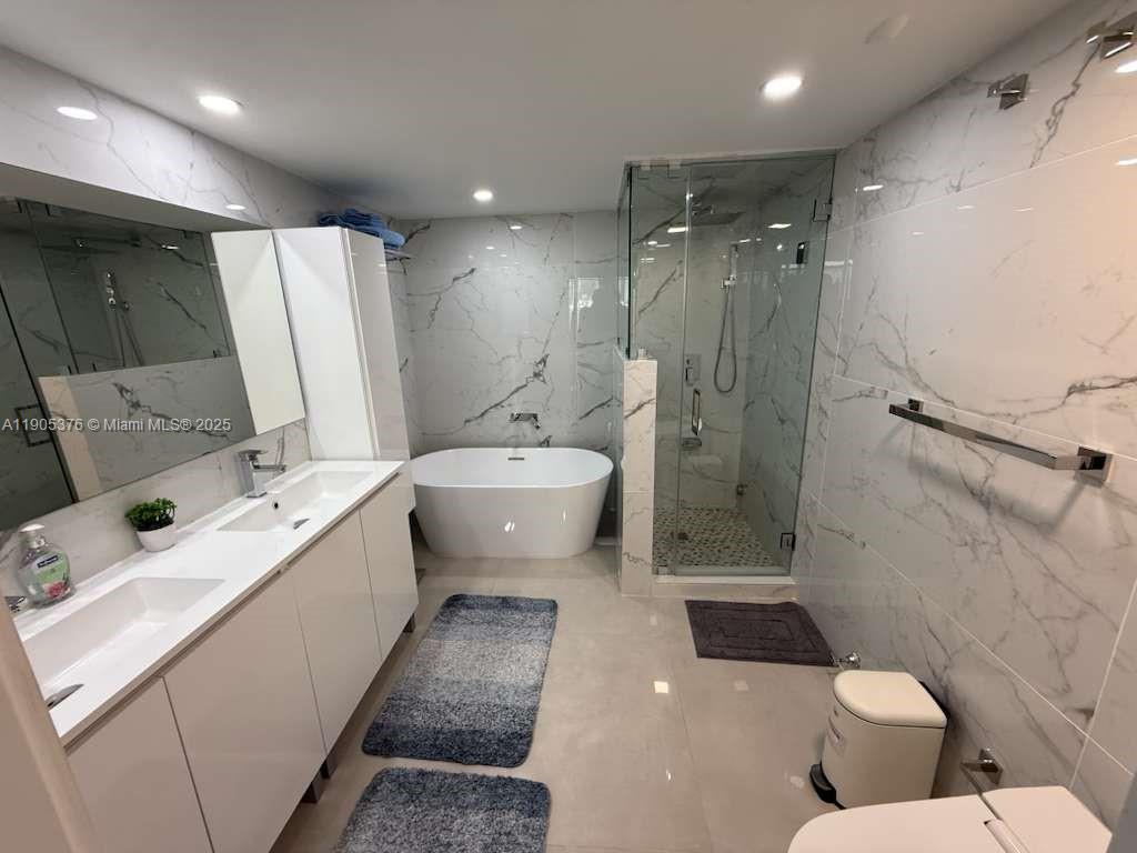 VENETIA CONDO - Residential Lease