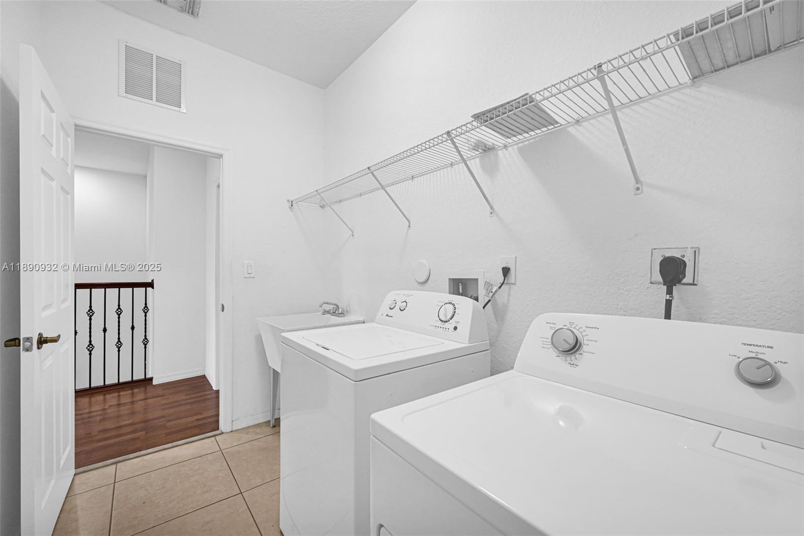 SORRENTO TOWNHOMES - Residential