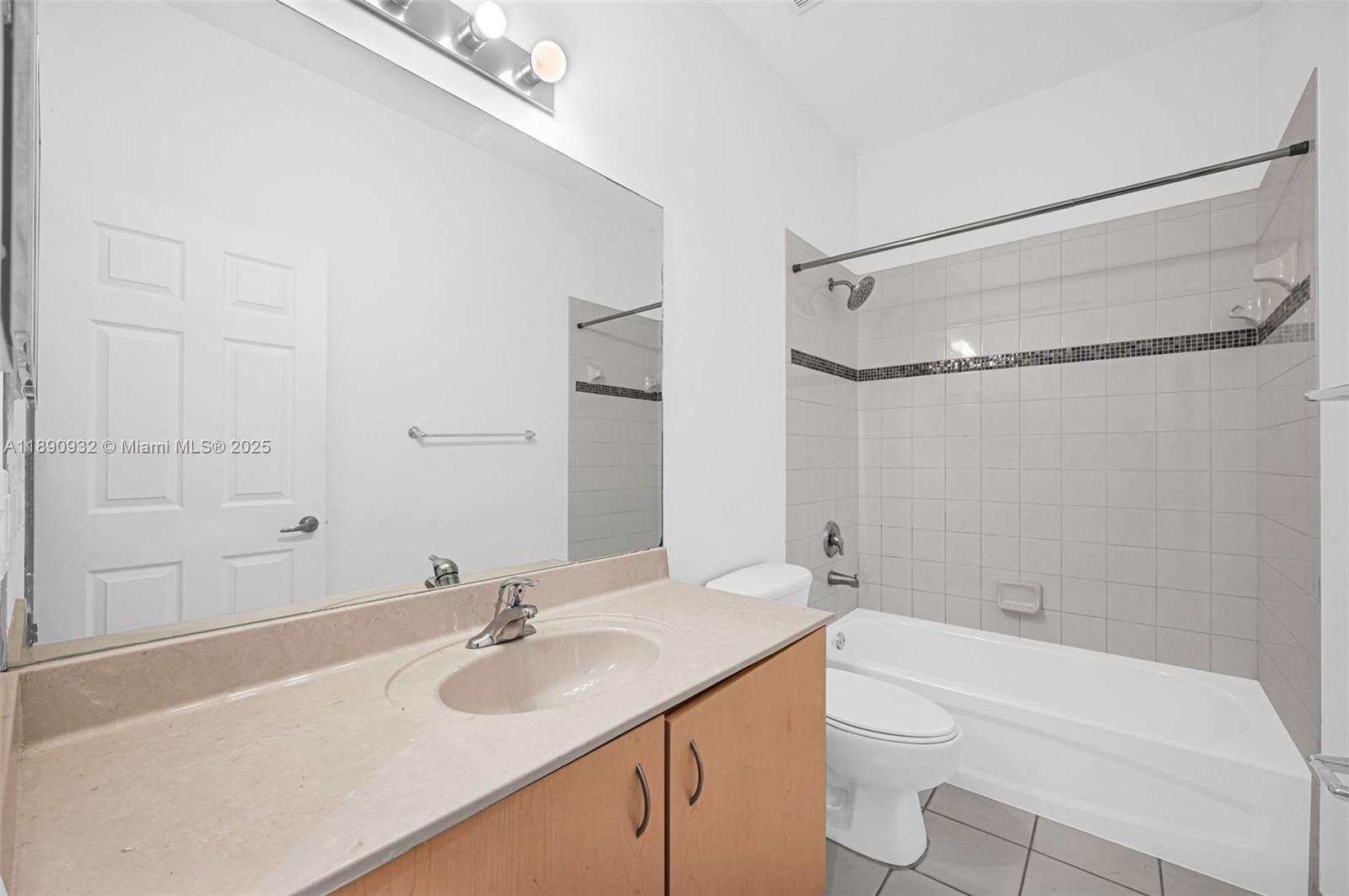 SORRENTO TOWNHOMES - Residential