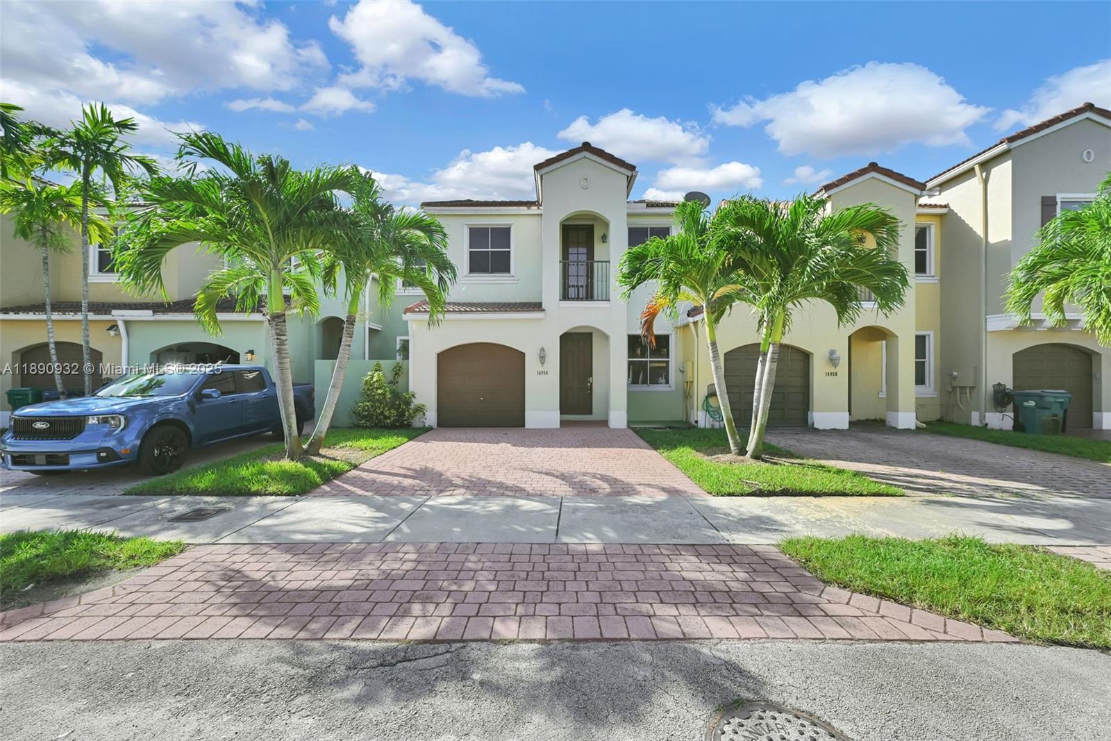 SORRENTO TOWNHOMES - Residential