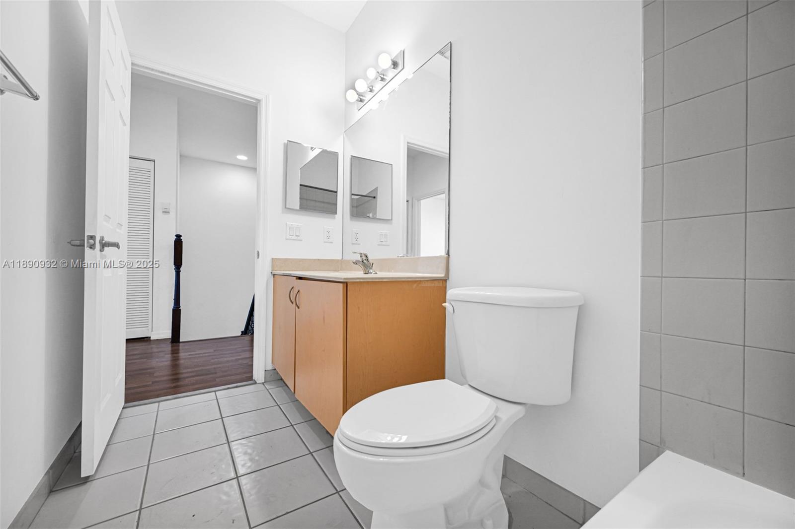 SORRENTO TOWNHOMES - Residential