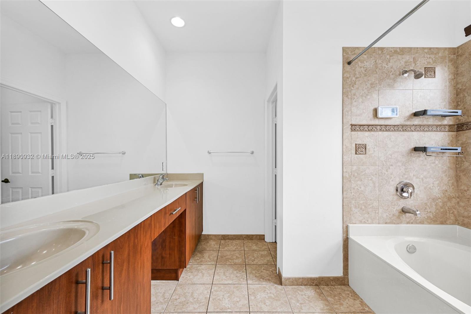 SORRENTO TOWNHOMES - Residential