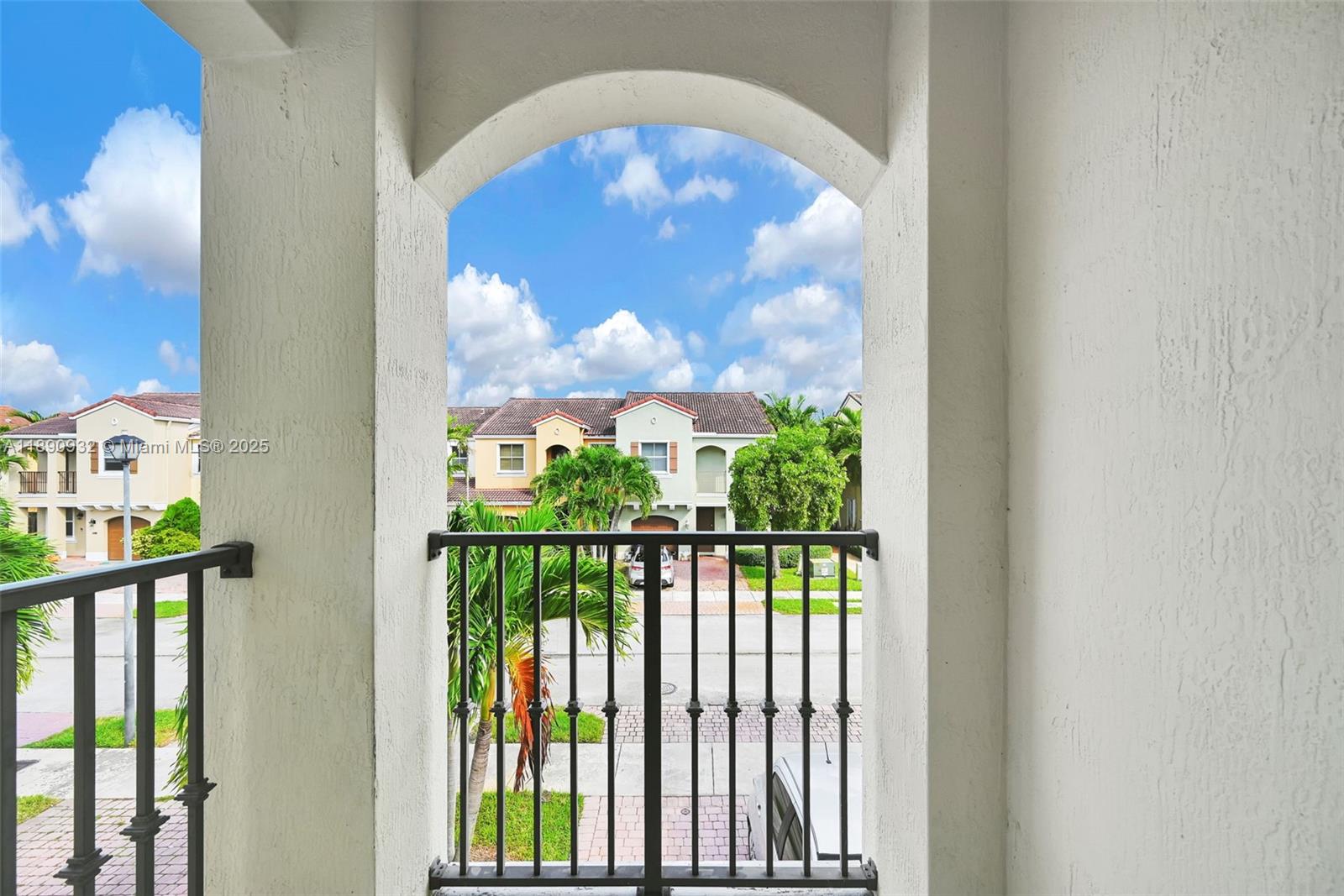 SORRENTO TOWNHOMES - Residential