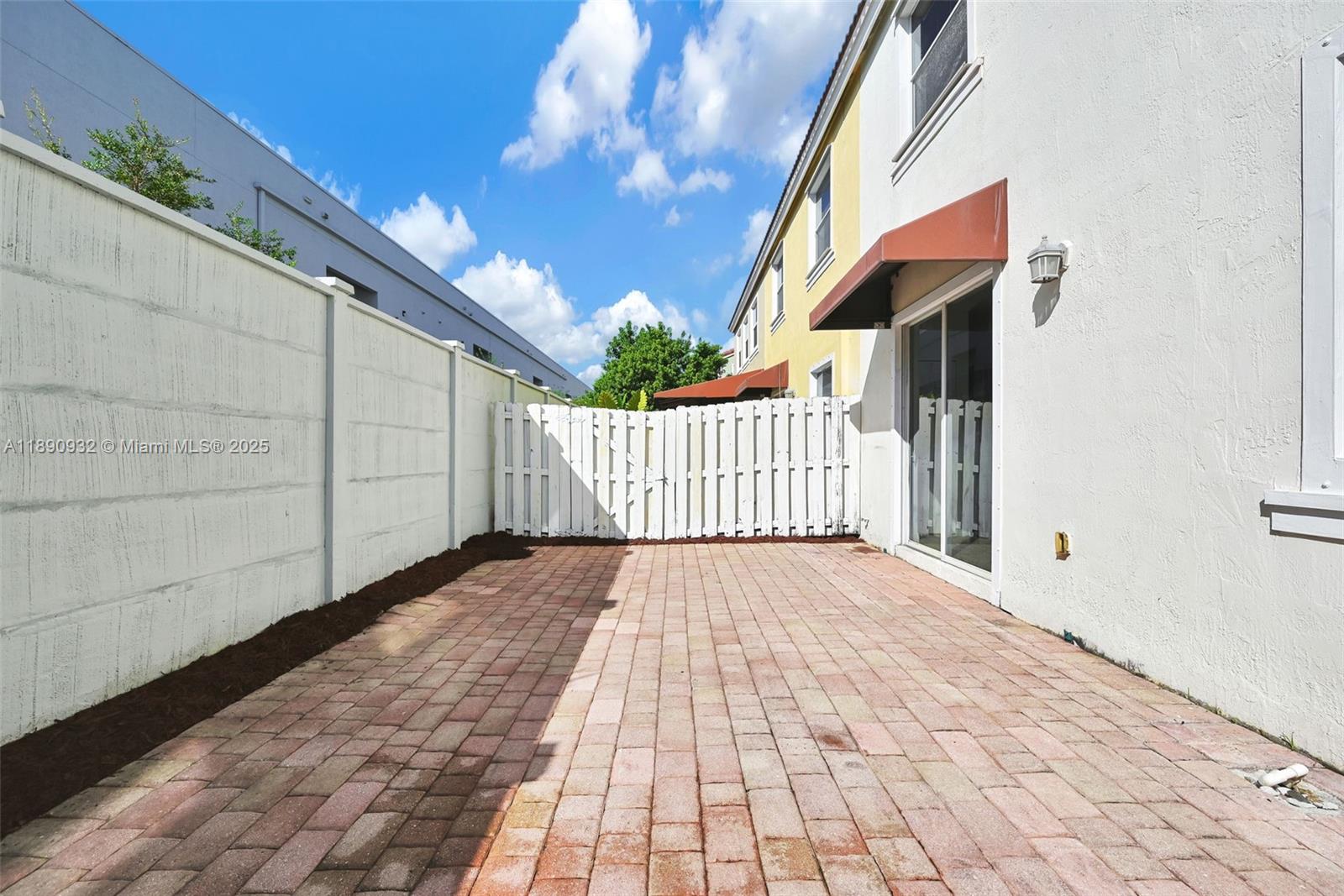 SORRENTO TOWNHOMES - Residential