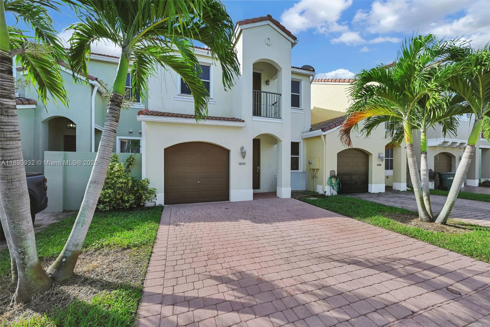 SORRENTO TOWNHOMES - Residential