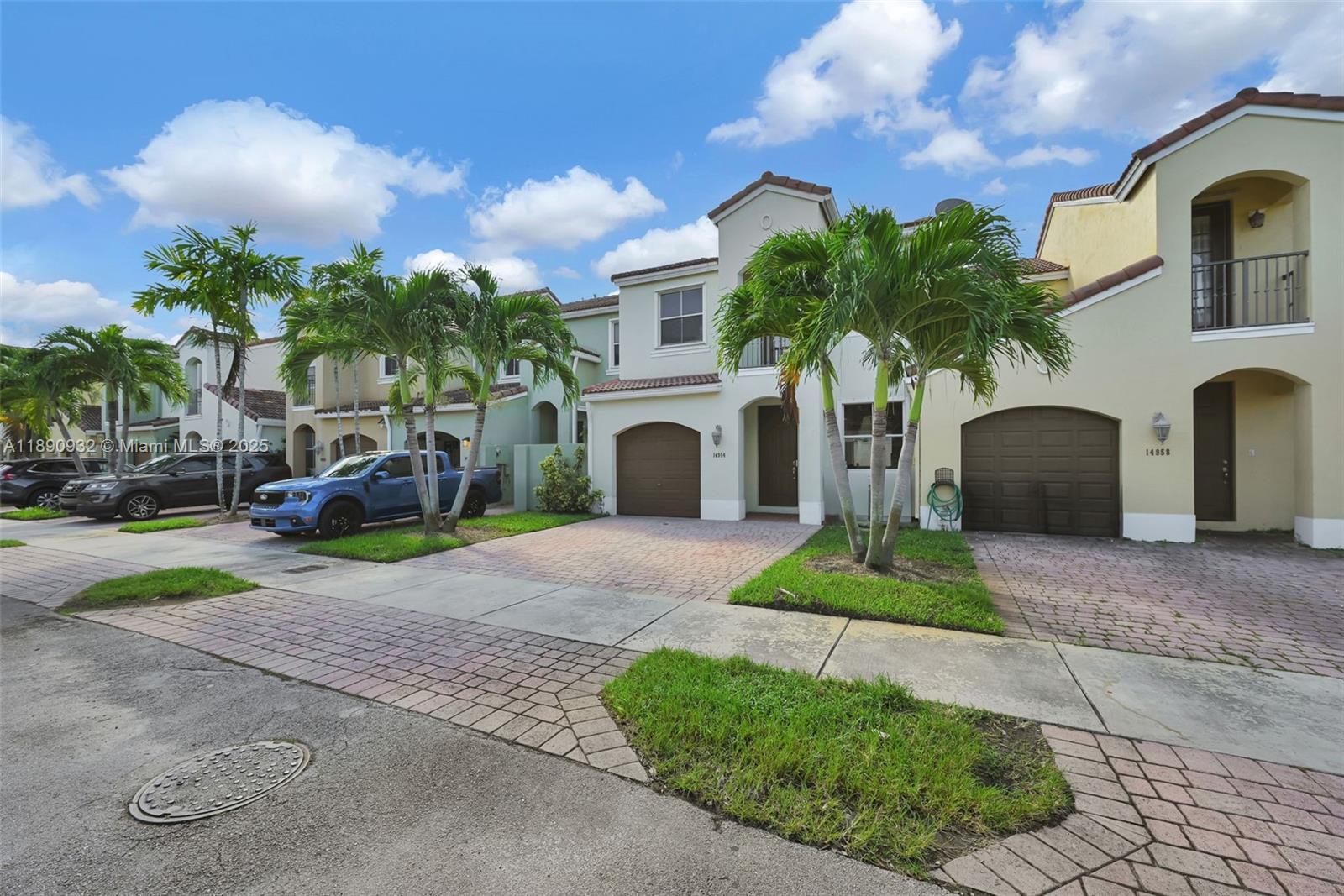 SORRENTO TOWNHOMES - Residential