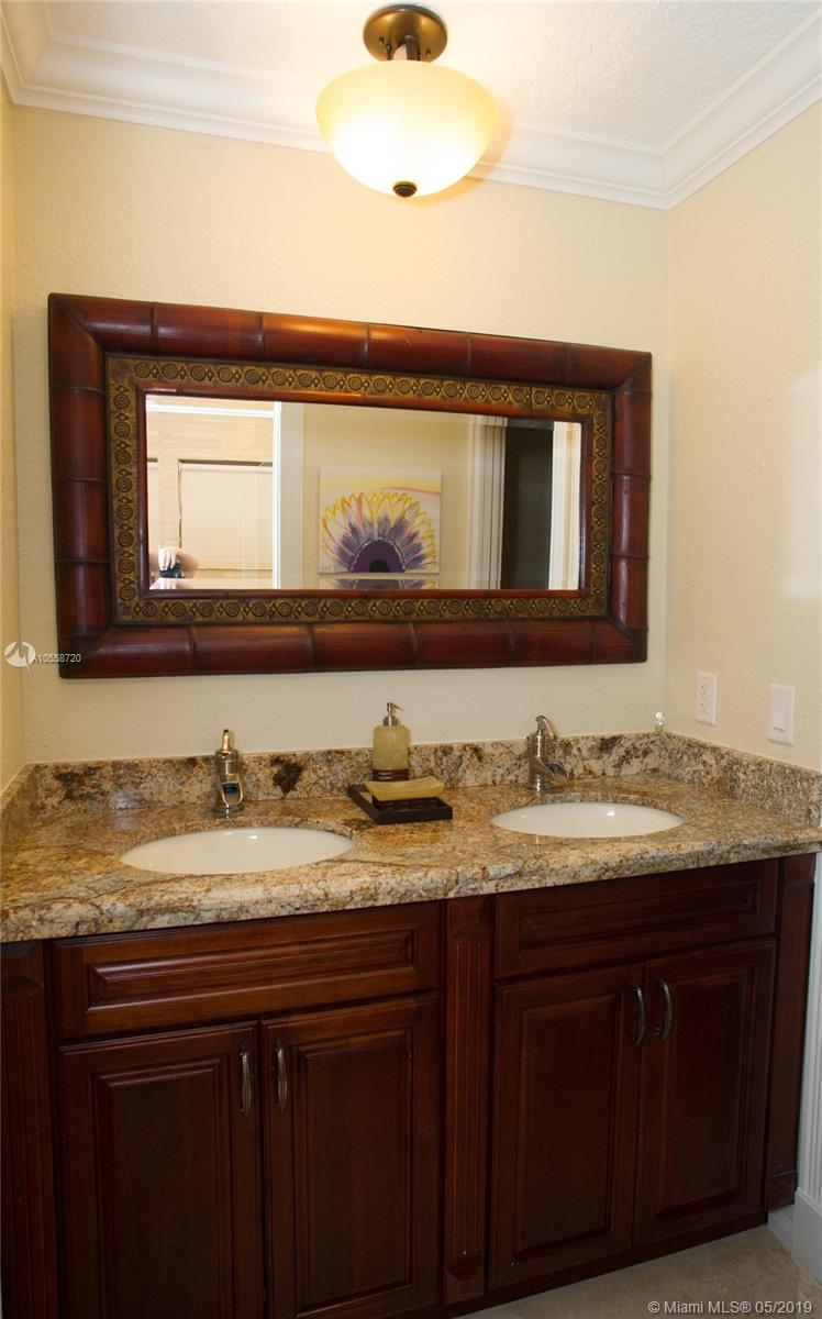 VILLAS DEL REY - Residential