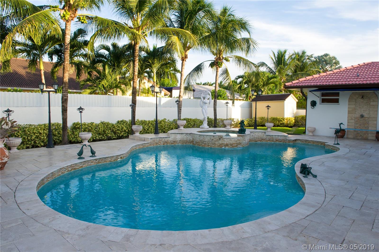 VILLAS DEL REY - Residential