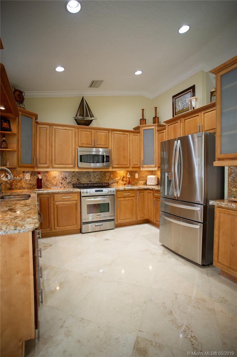 VILLAS DEL REY - Residential