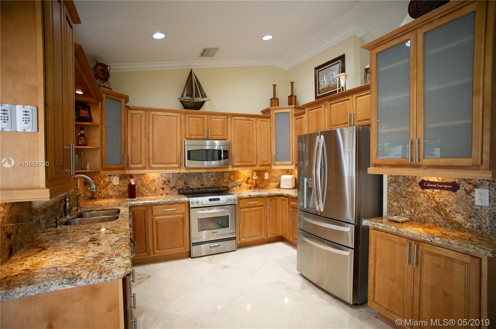 VILLAS DEL REY - Residential