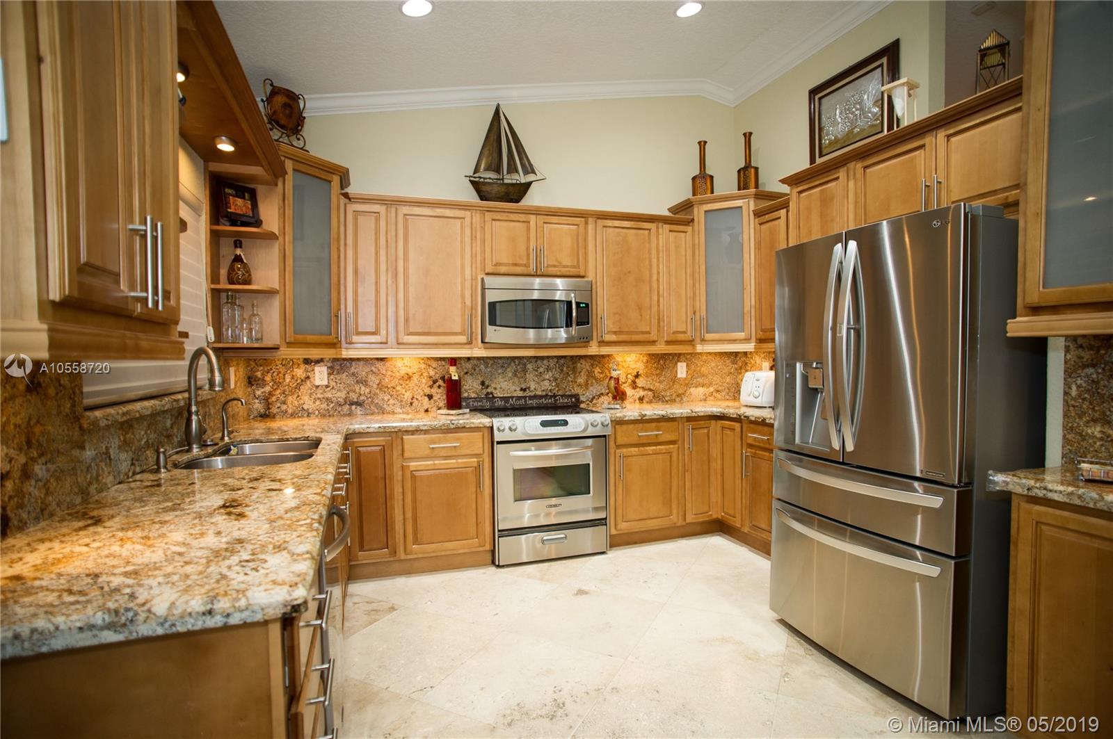 VILLAS DEL REY - Residential