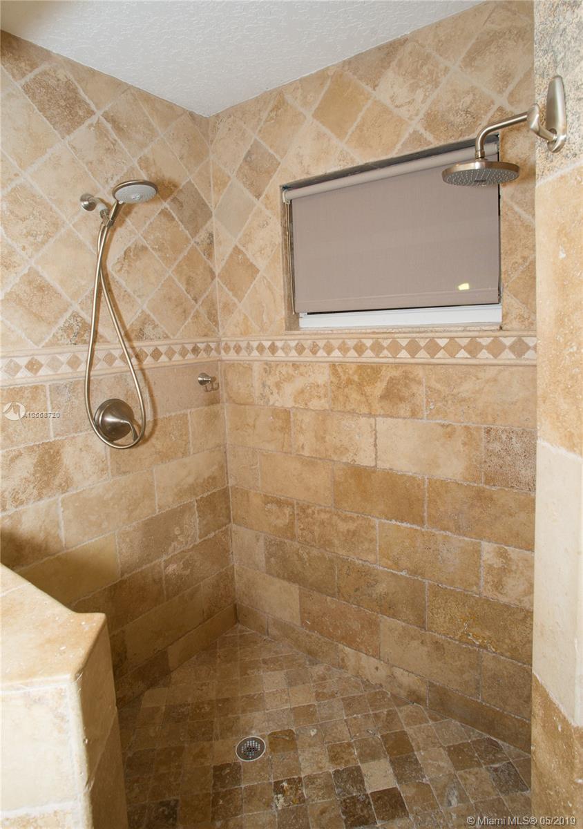 VILLAS DEL REY - Residential