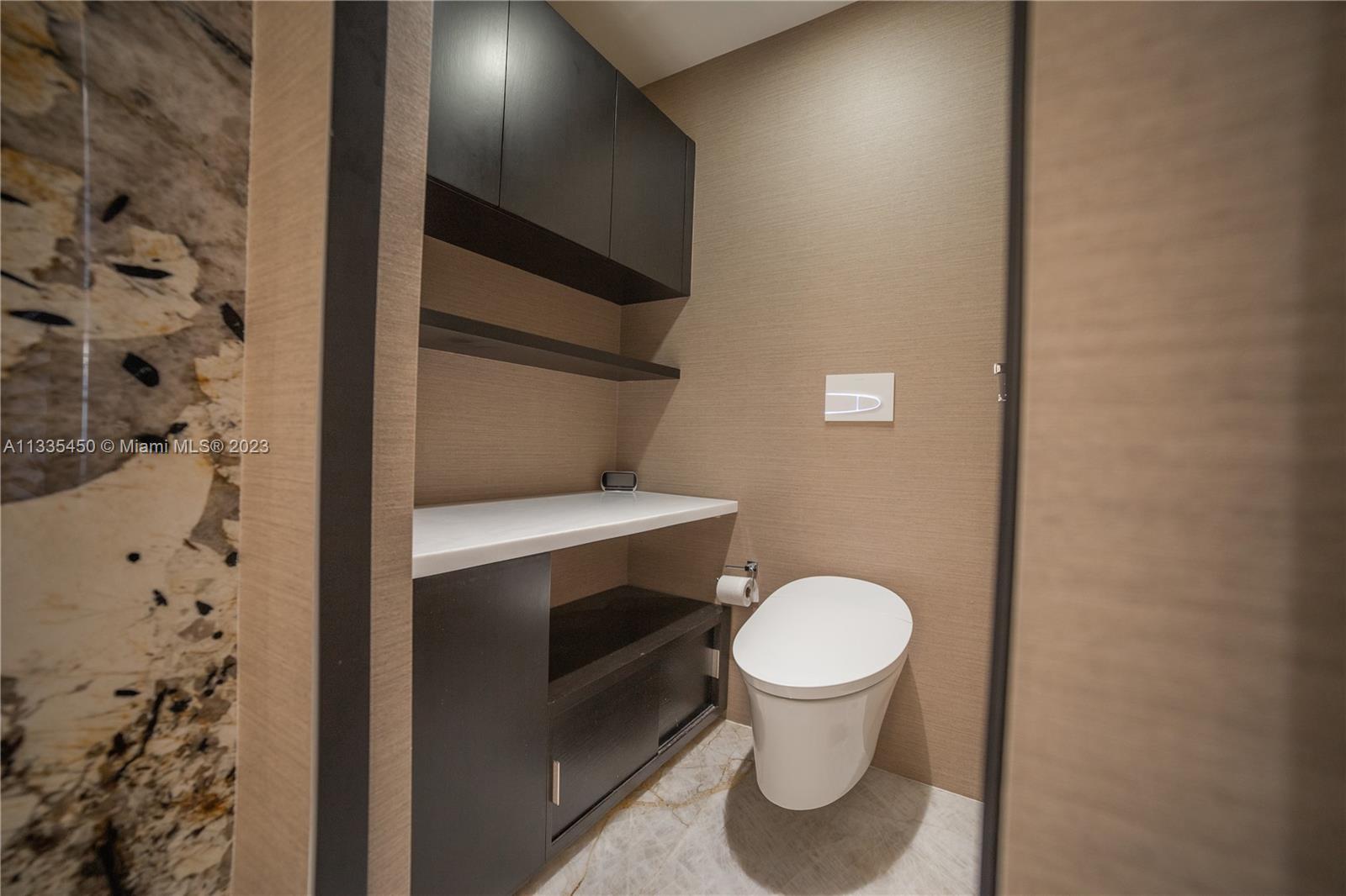 LAKE VILLA THREE CONDO - Residential