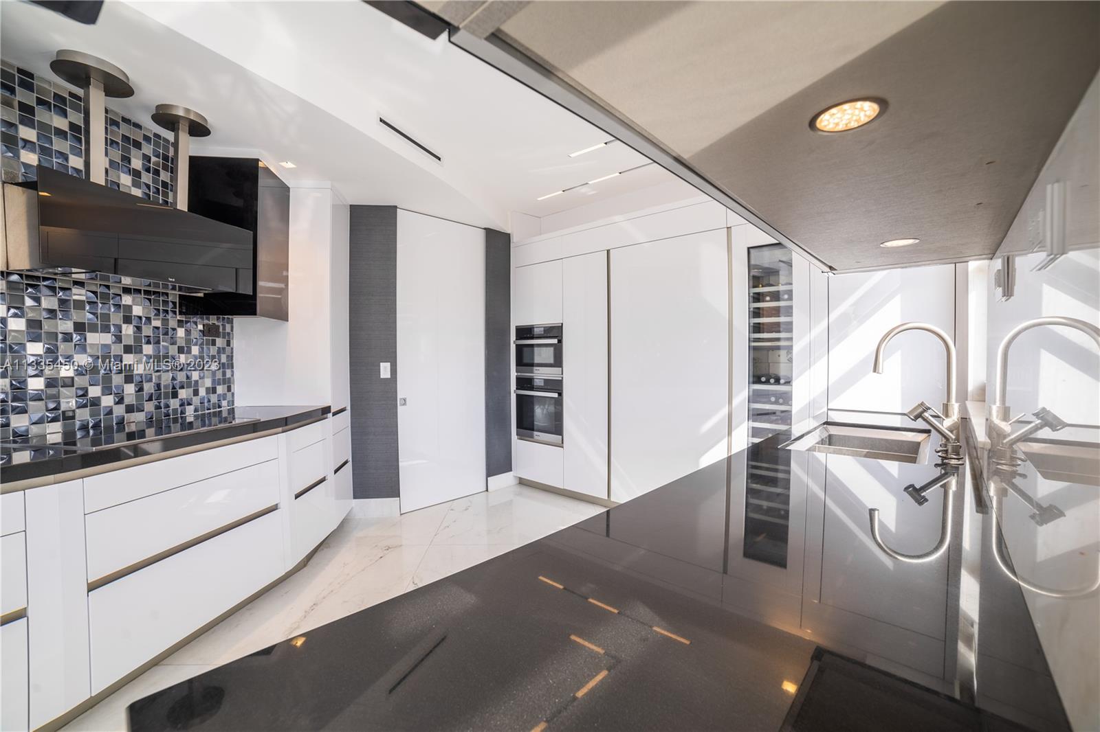 LAKE VILLA THREE CONDO - Residential