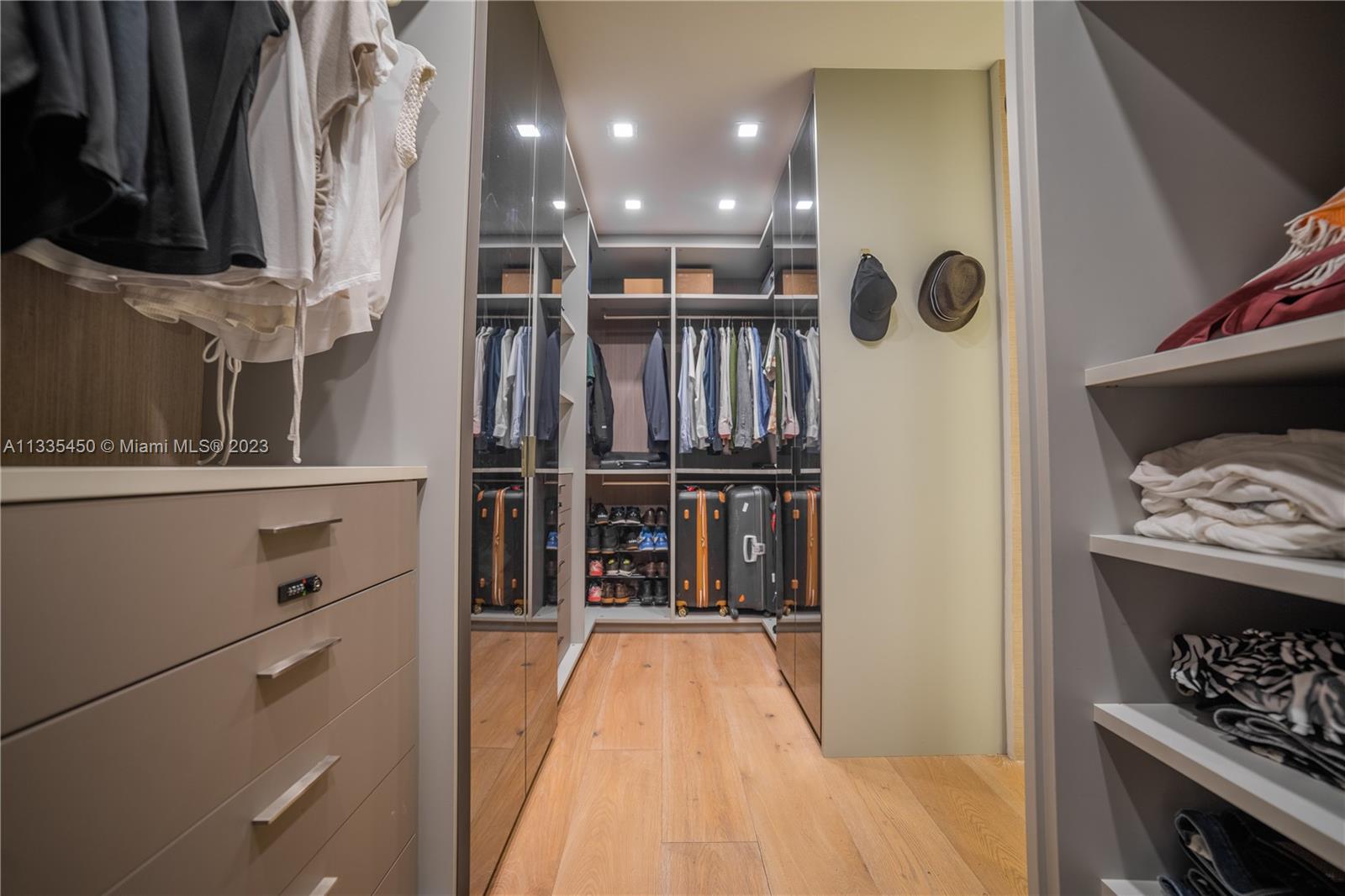 LAKE VILLA THREE CONDO - Residential