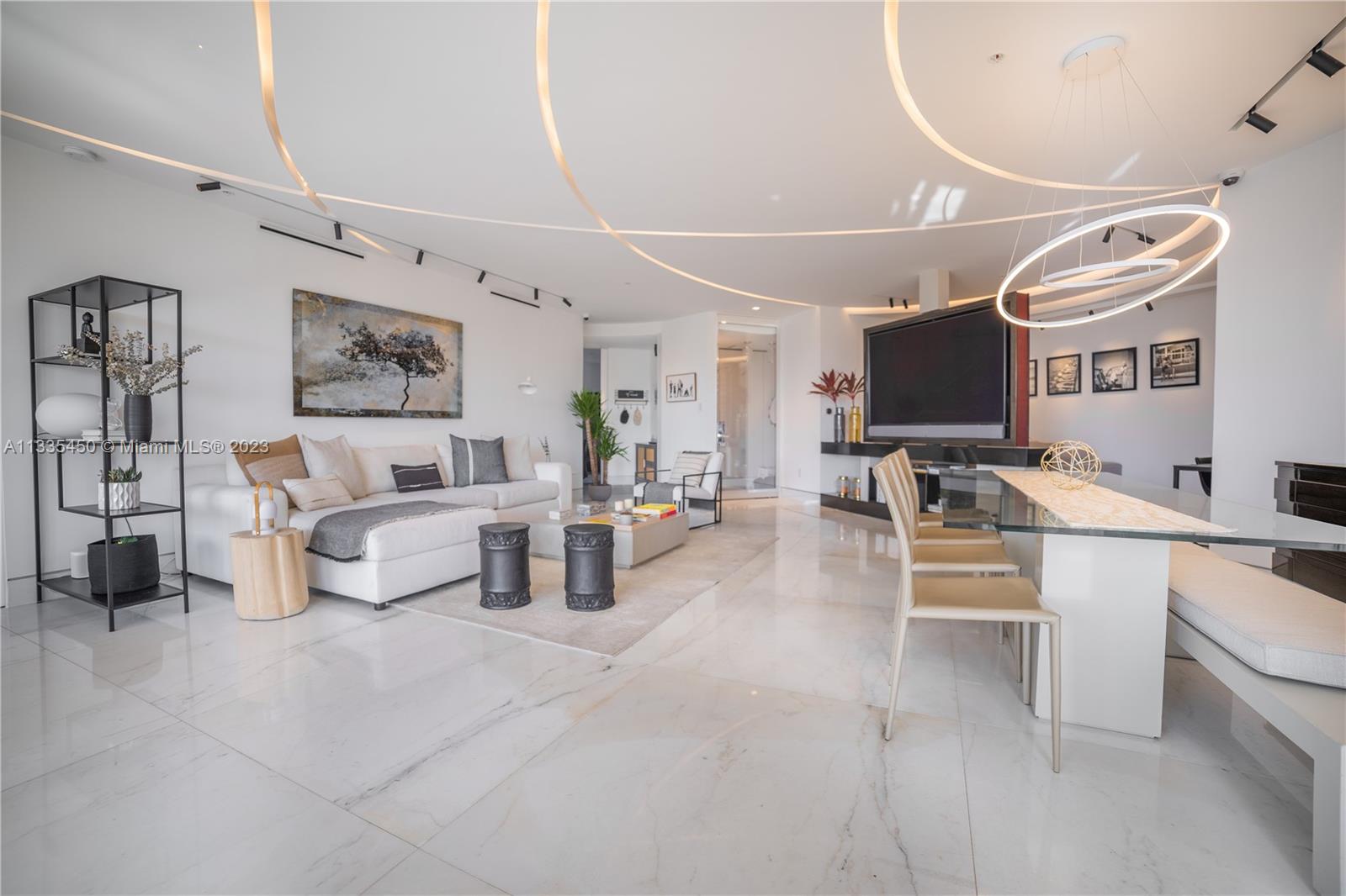 LAKE VILLA THREE CONDO - Residential