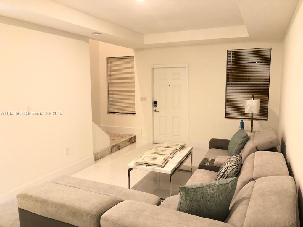 1630 SW 28th St