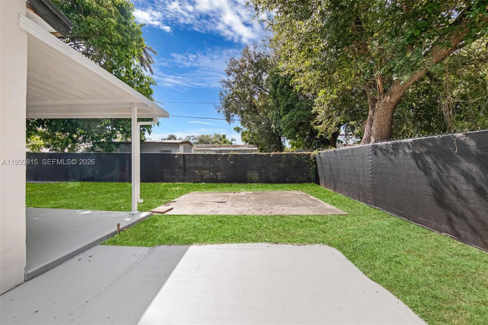 CAROLINDA PARK - Residential