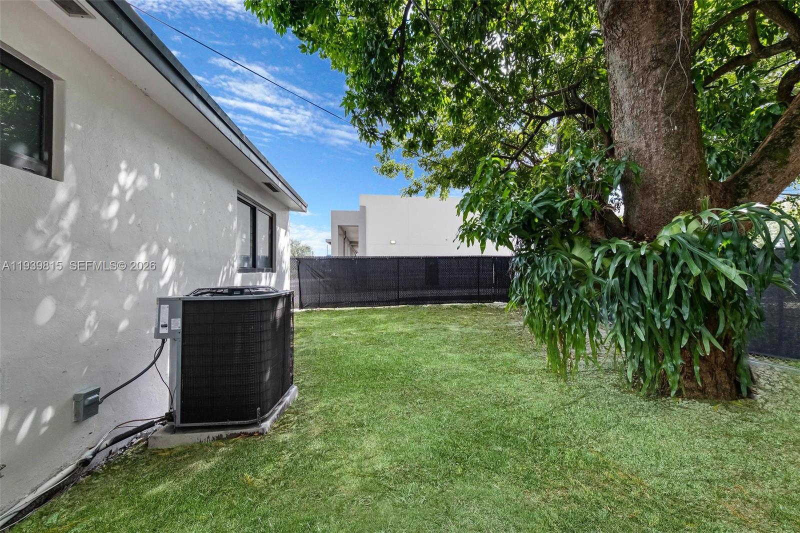 CAROLINDA PARK - Residential