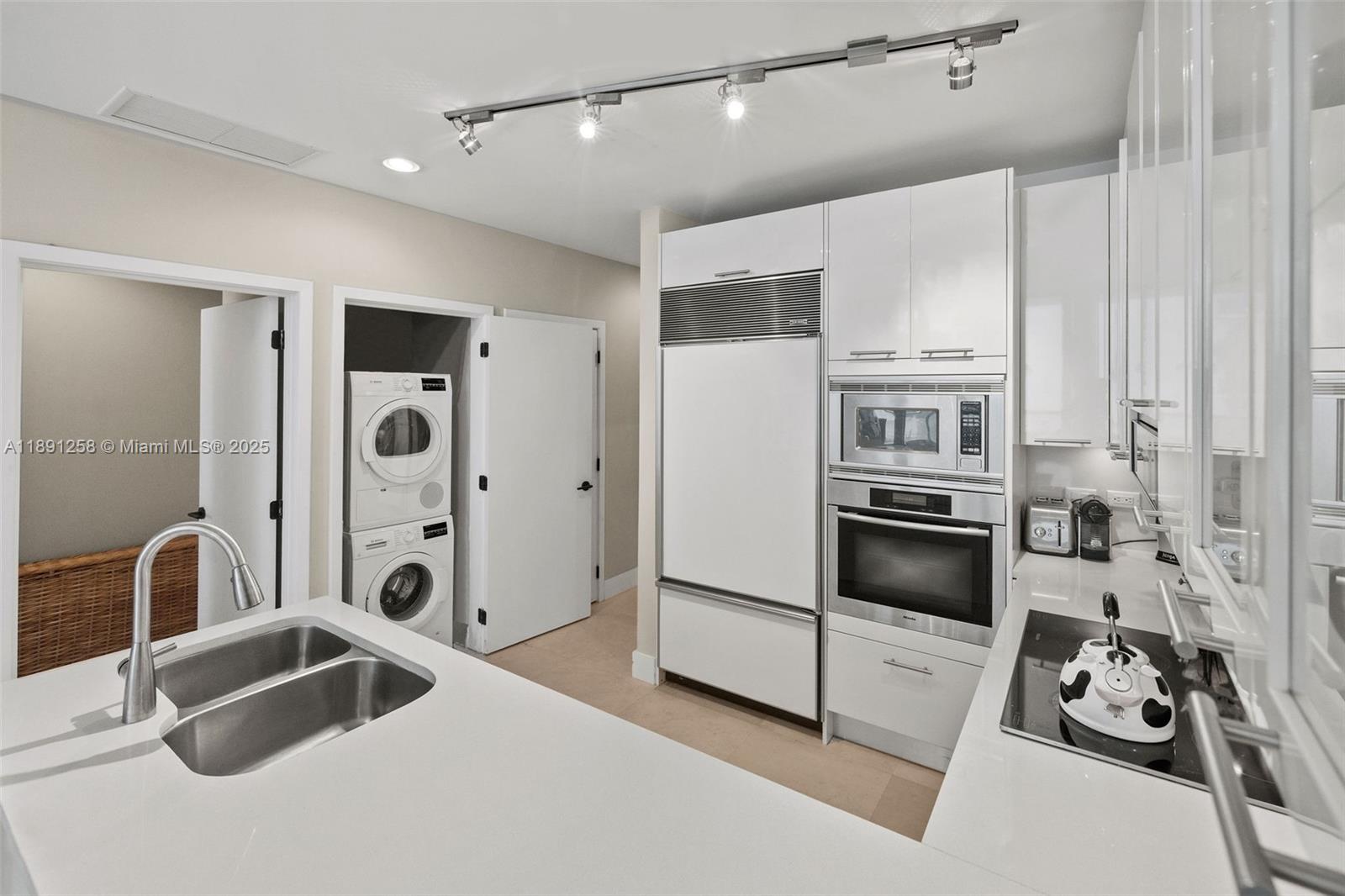 SOUTH CARILLON BEACH COND - Residential Lease