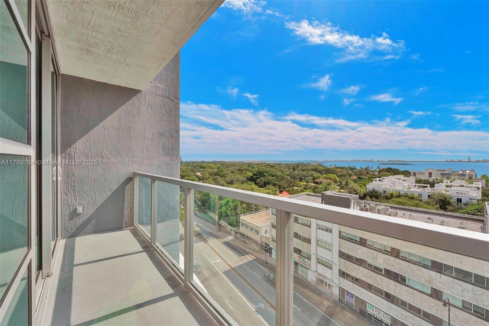 QUADRO CONDO - Residential