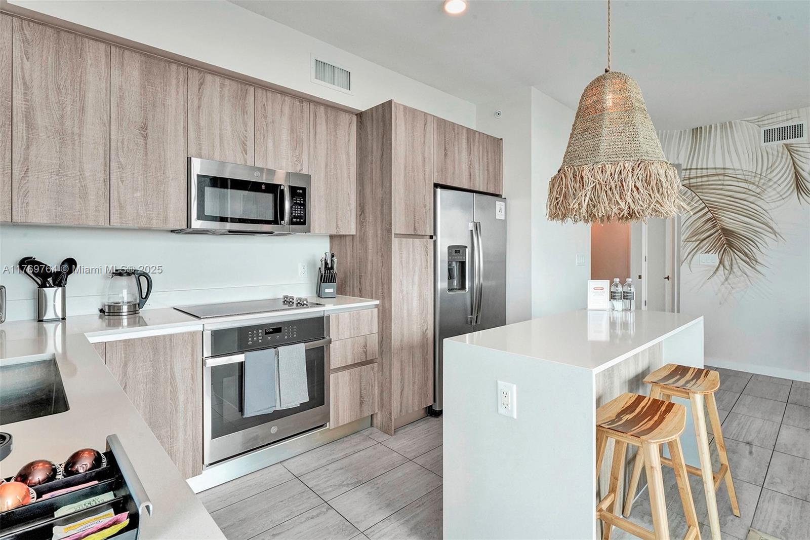 QUADRO CONDO - Residential