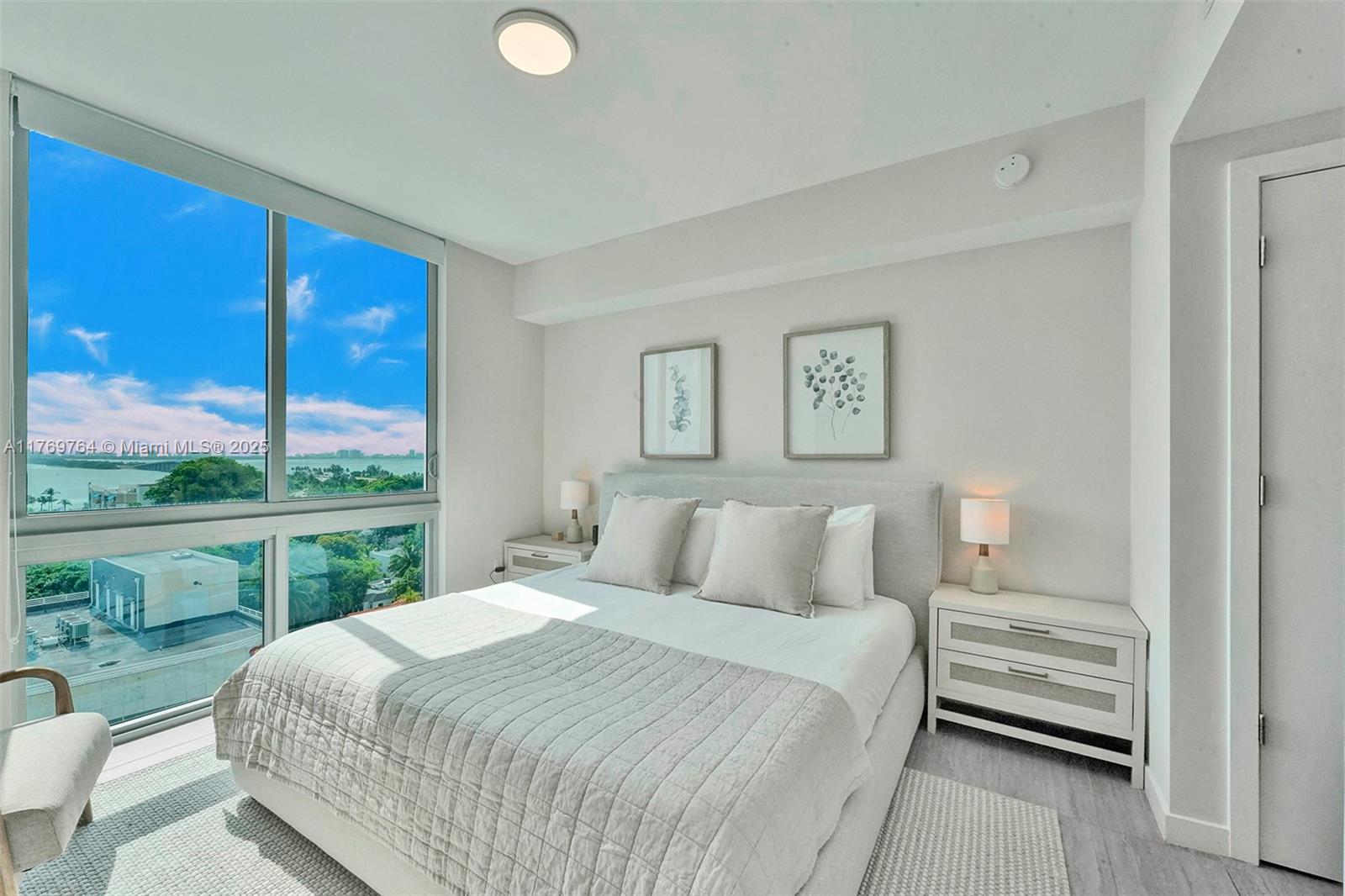 QUADRO CONDO - Residential