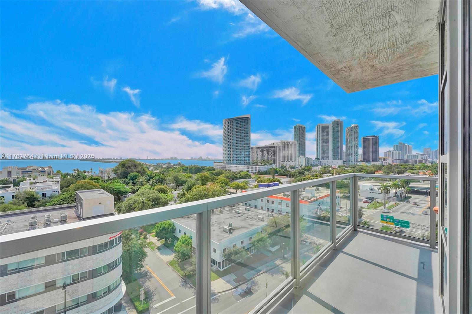 QUADRO CONDO - Residential