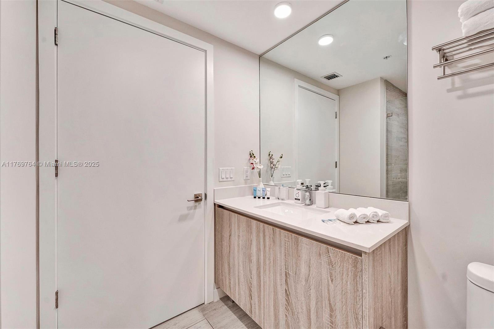 QUADRO CONDO - Residential