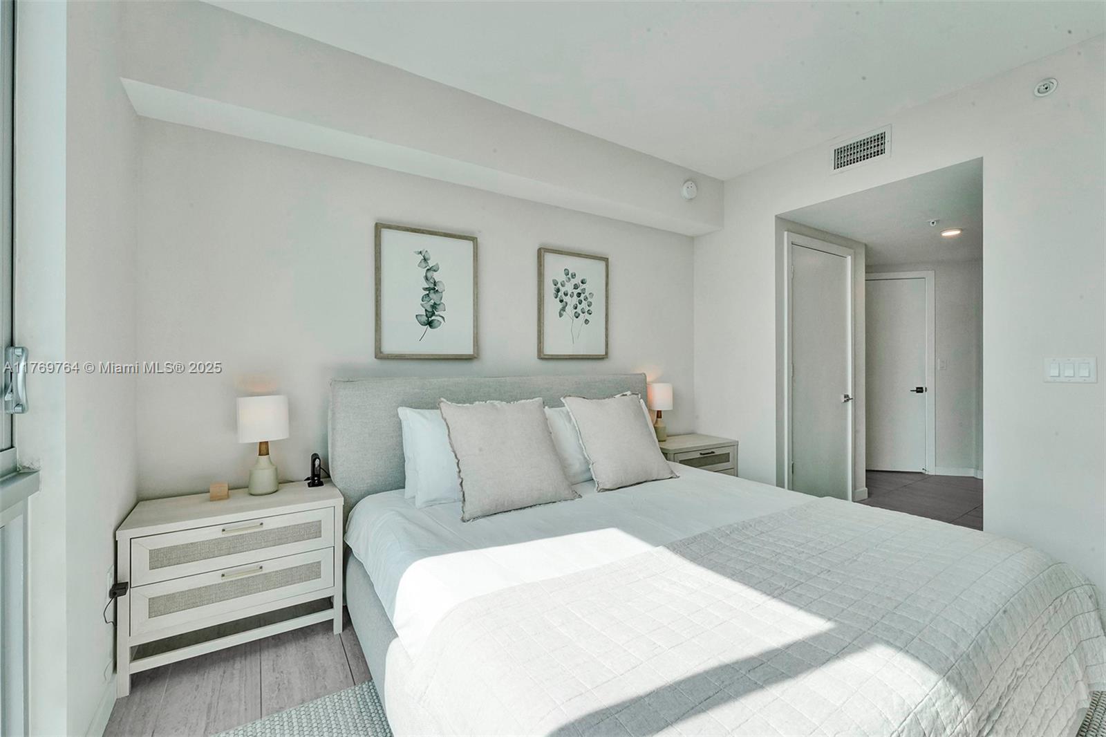 QUADRO CONDO - Residential