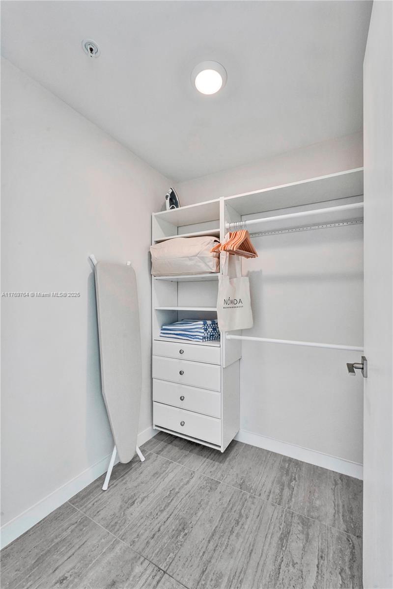 QUADRO CONDO - Residential