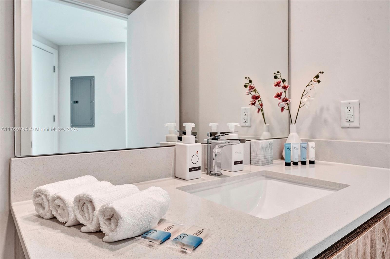 QUADRO CONDO - Residential