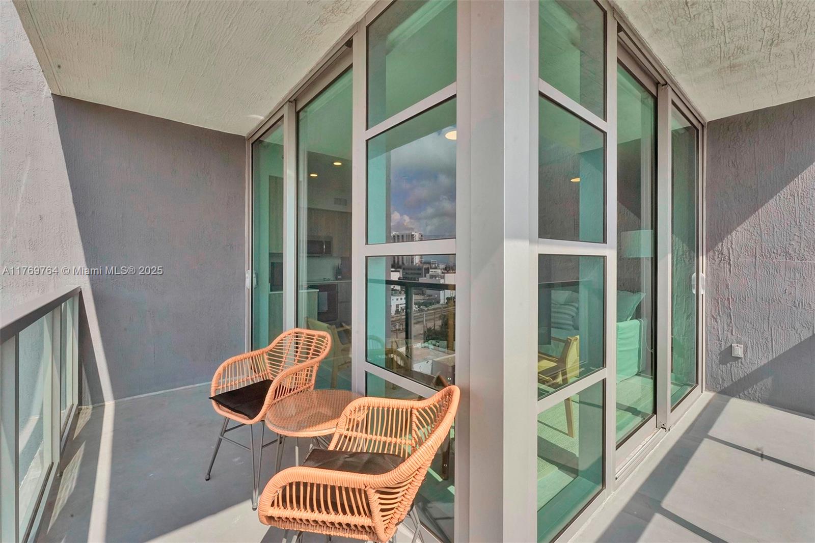 QUADRO CONDO - Residential