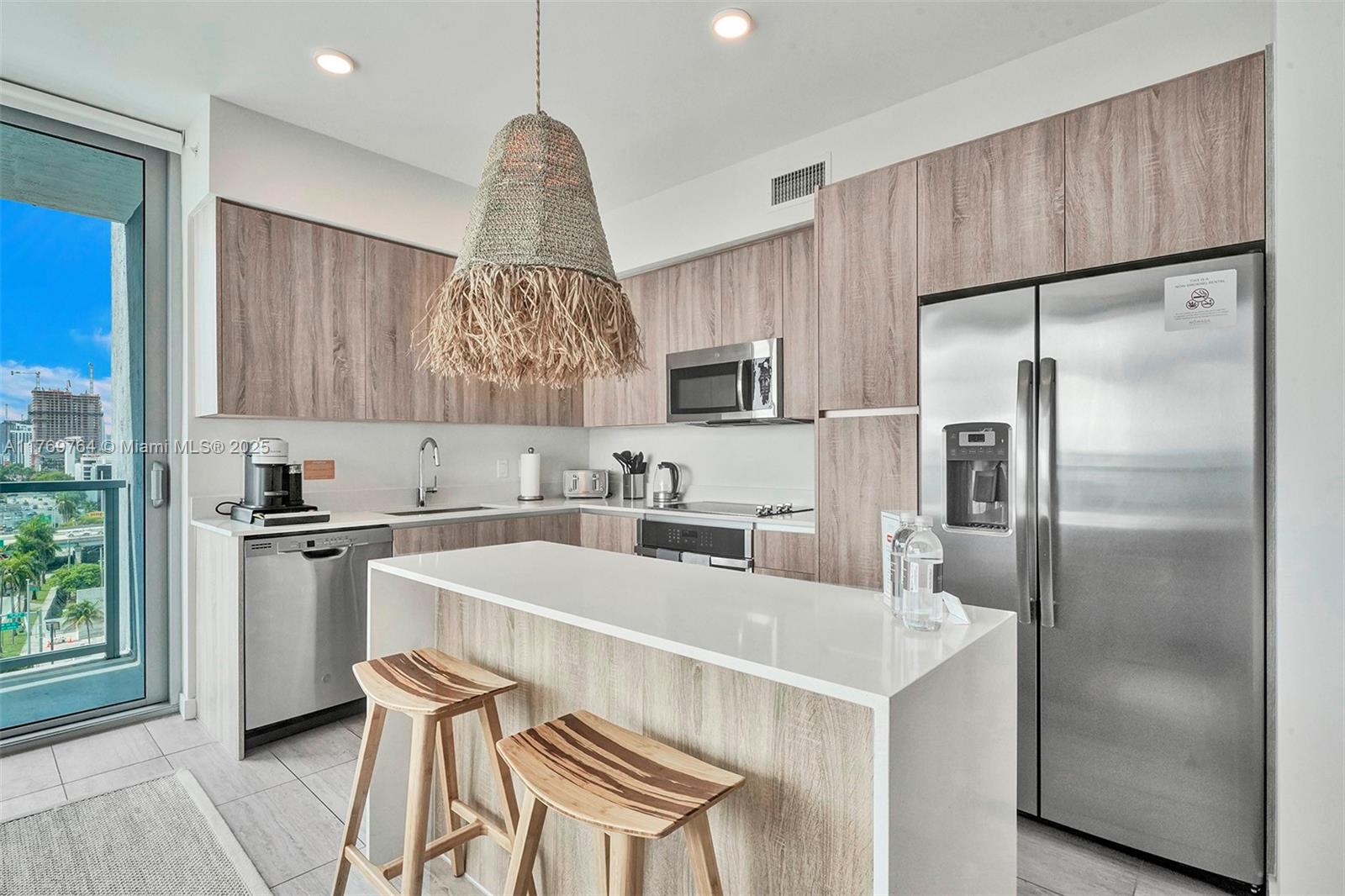 QUADRO CONDO - Residential