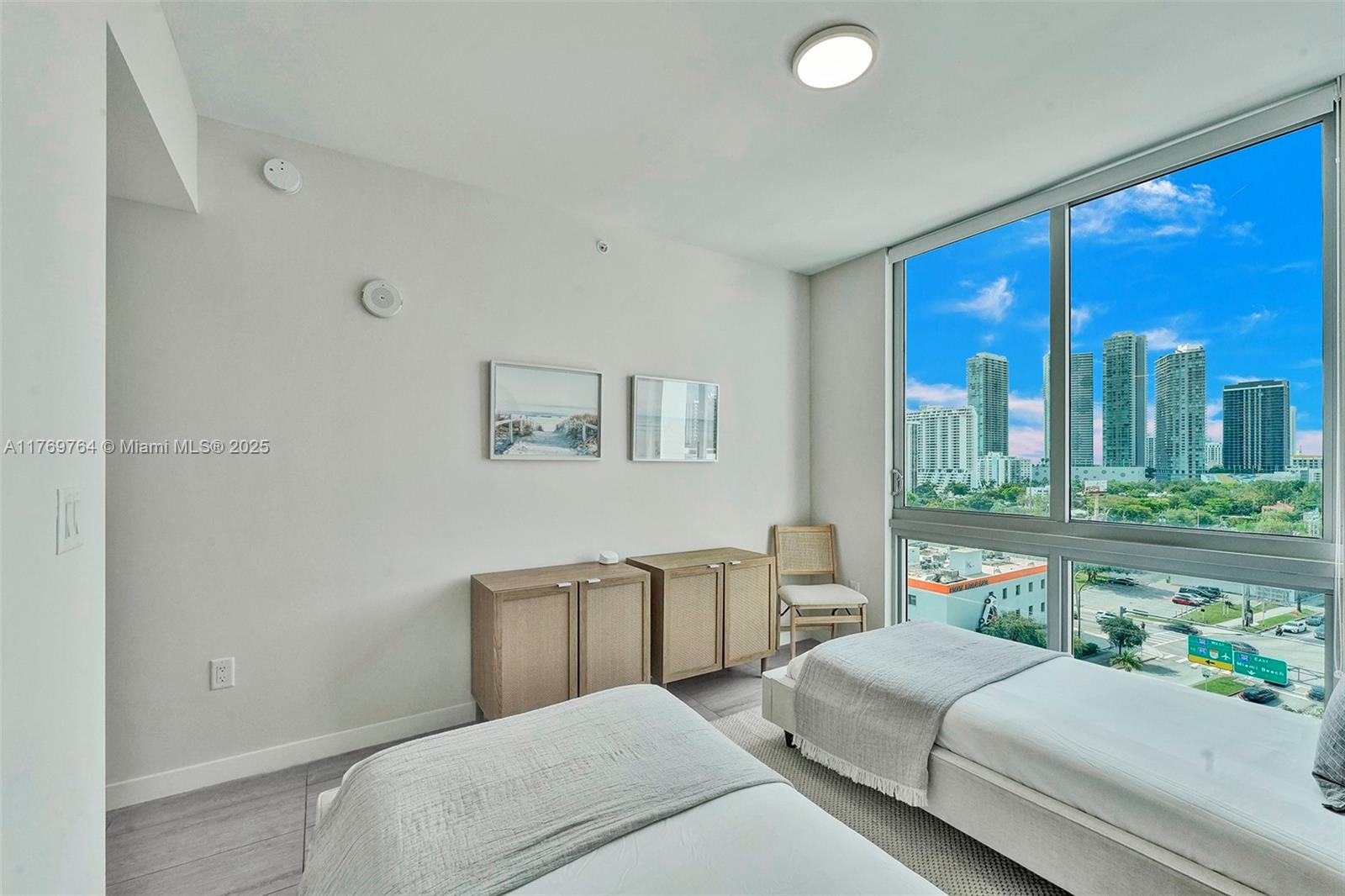 QUADRO CONDO - Residential