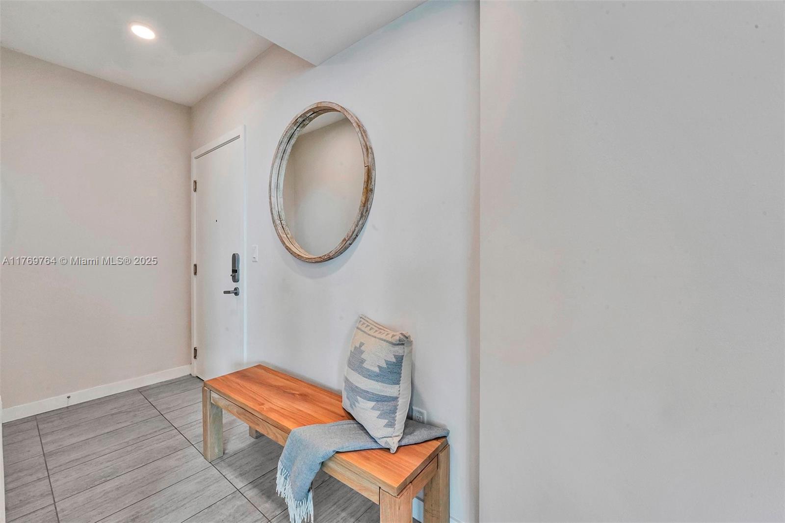 QUADRO CONDO - Residential