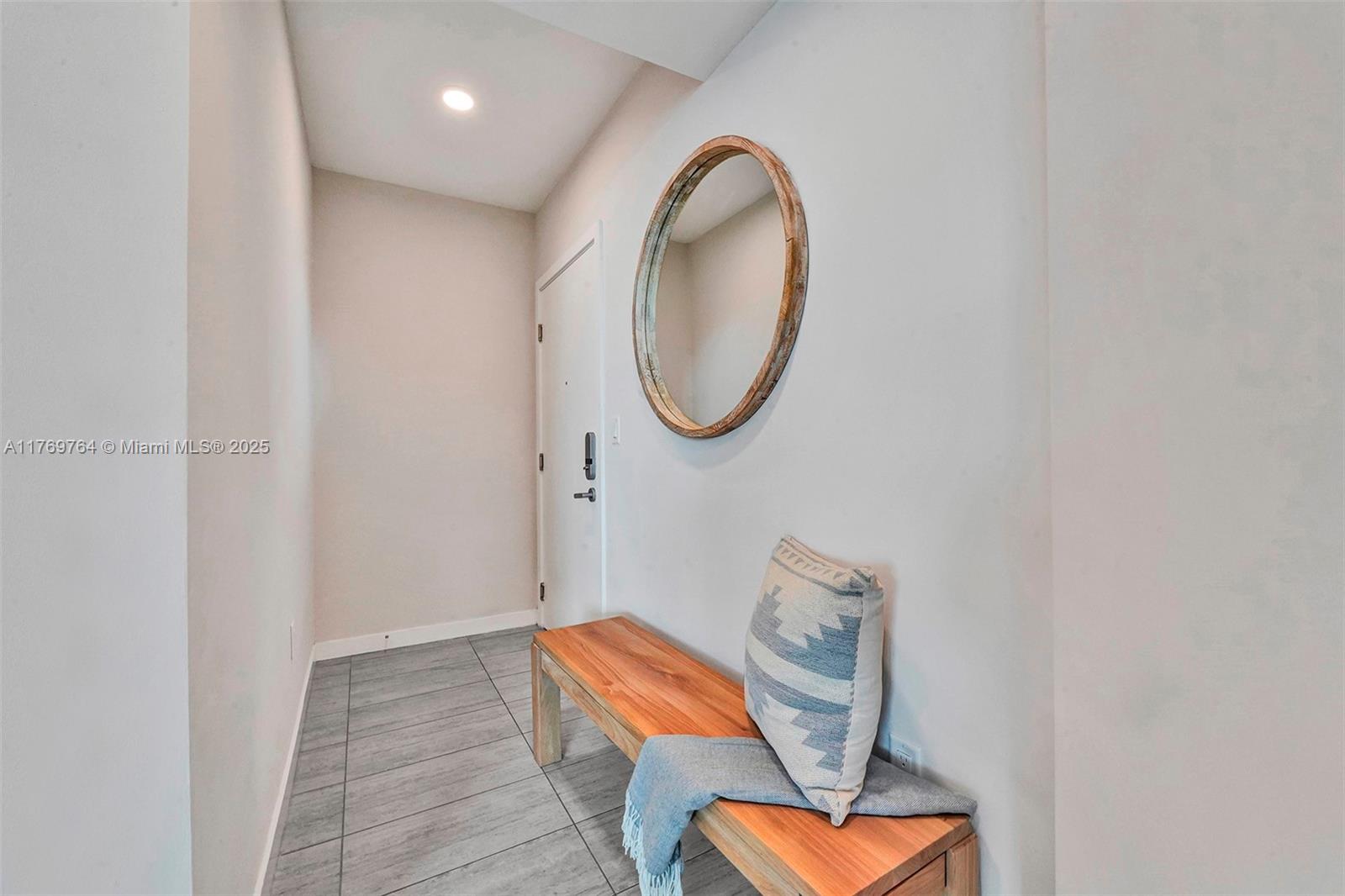 QUADRO CONDO - Residential