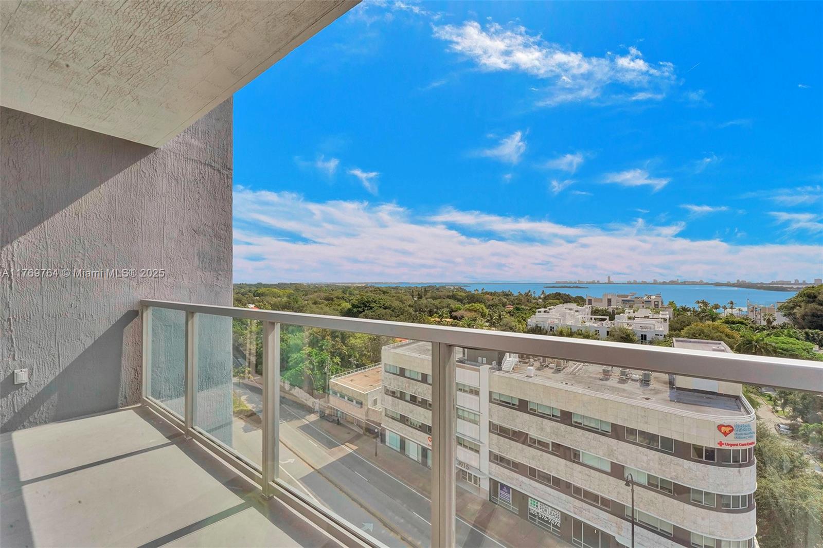 QUADRO CONDO - Residential