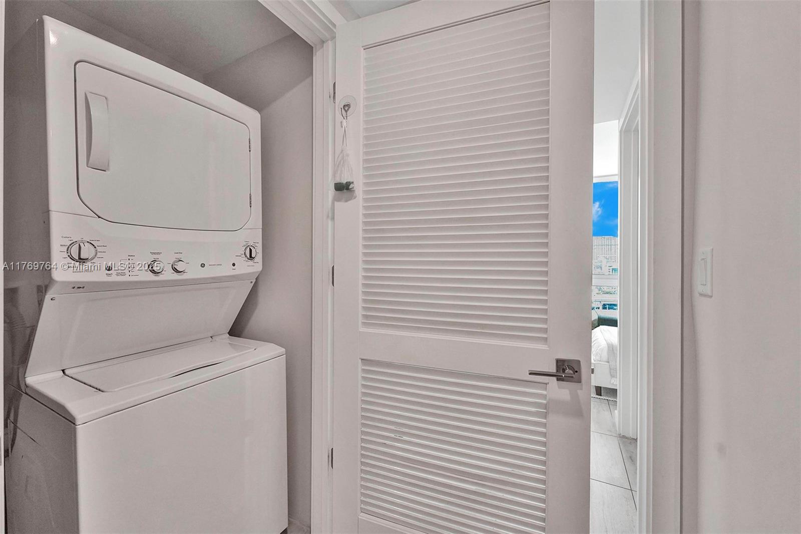 QUADRO CONDO - Residential