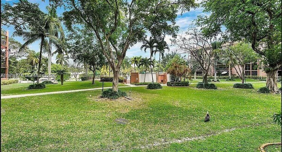 RIVER REACH CONDOMINIUM IV - Residential Lease