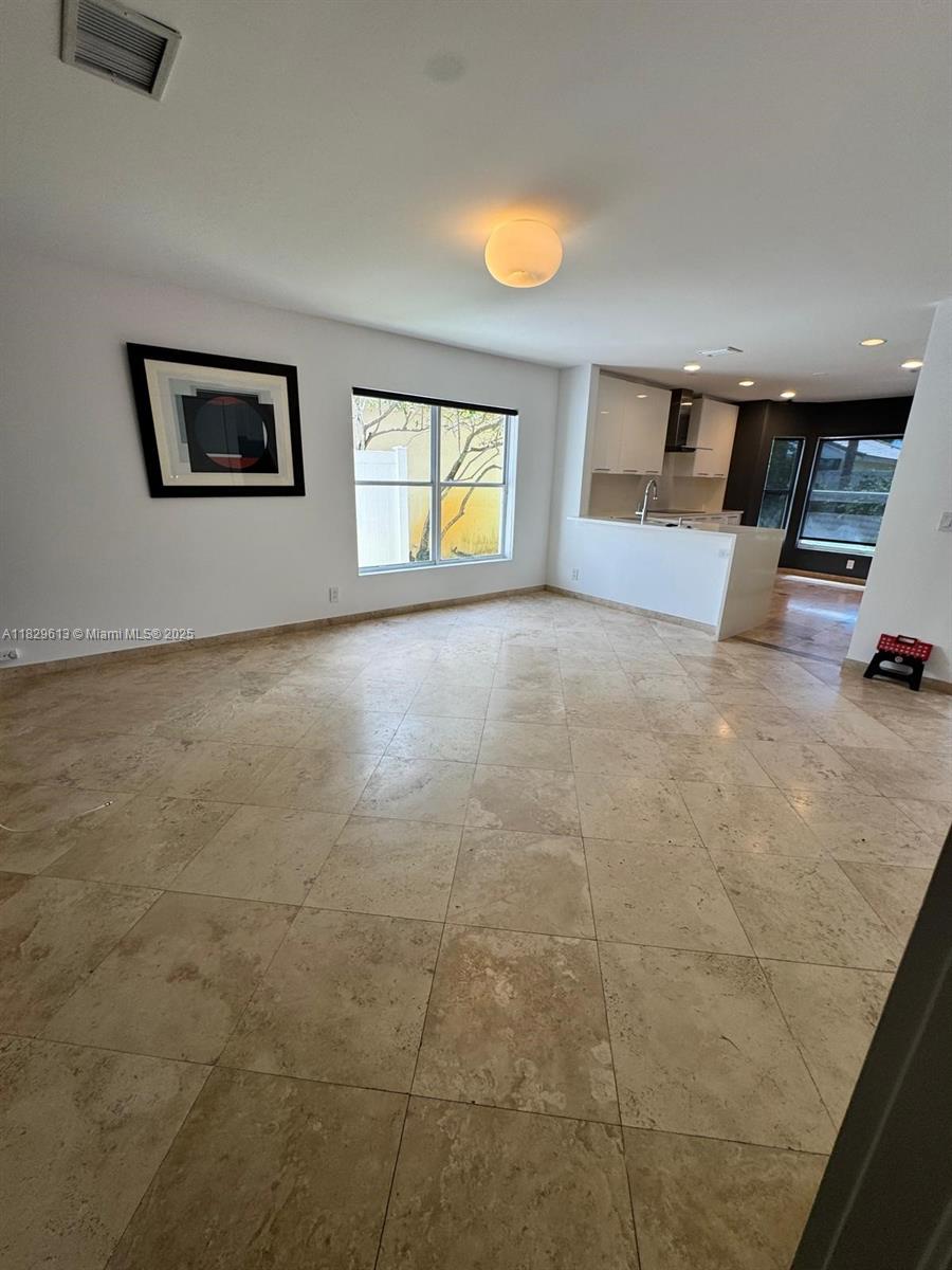 4917 SW 32nd Way 0