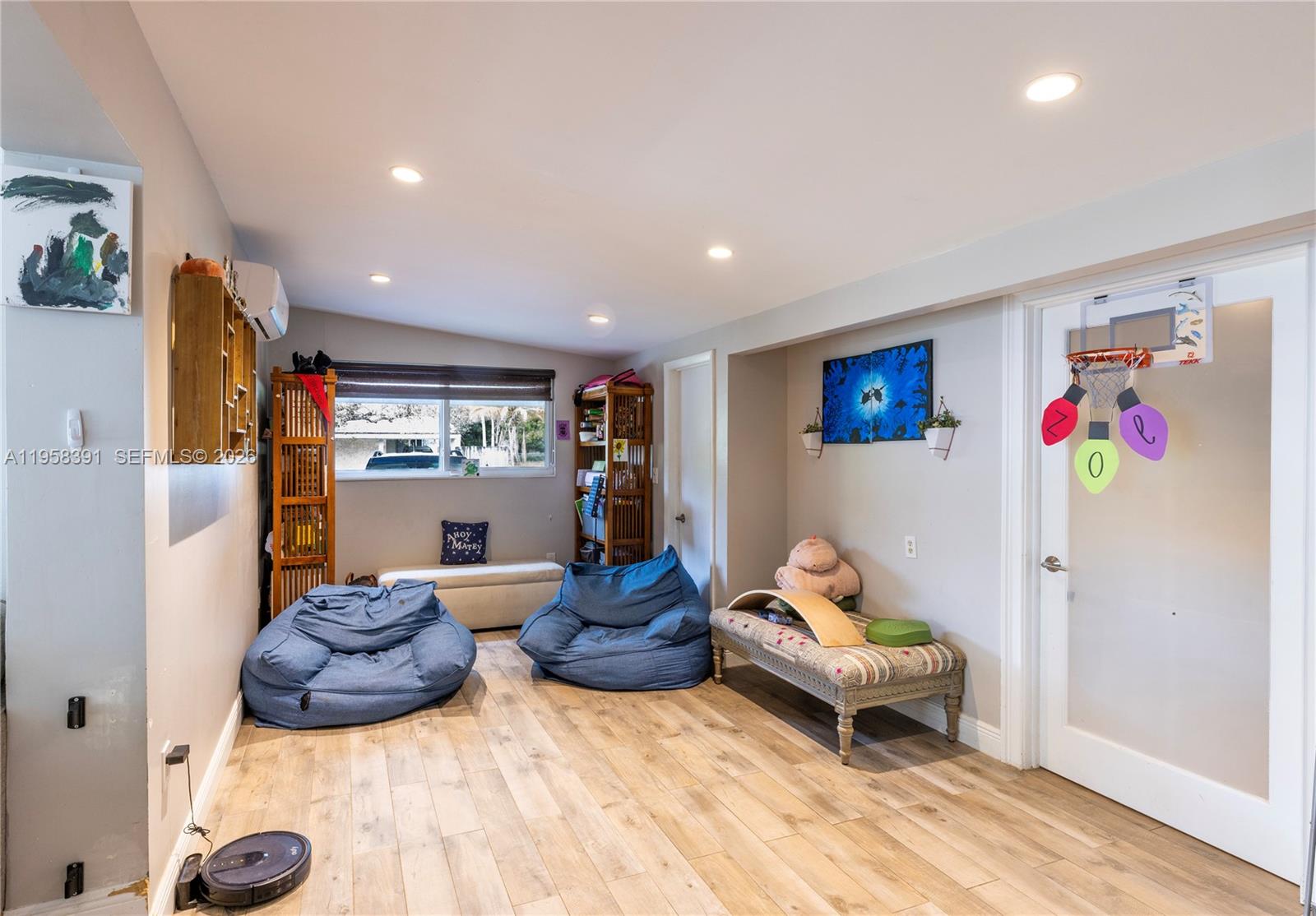 RANCHERO MANORS 1ST ADDN - Residential