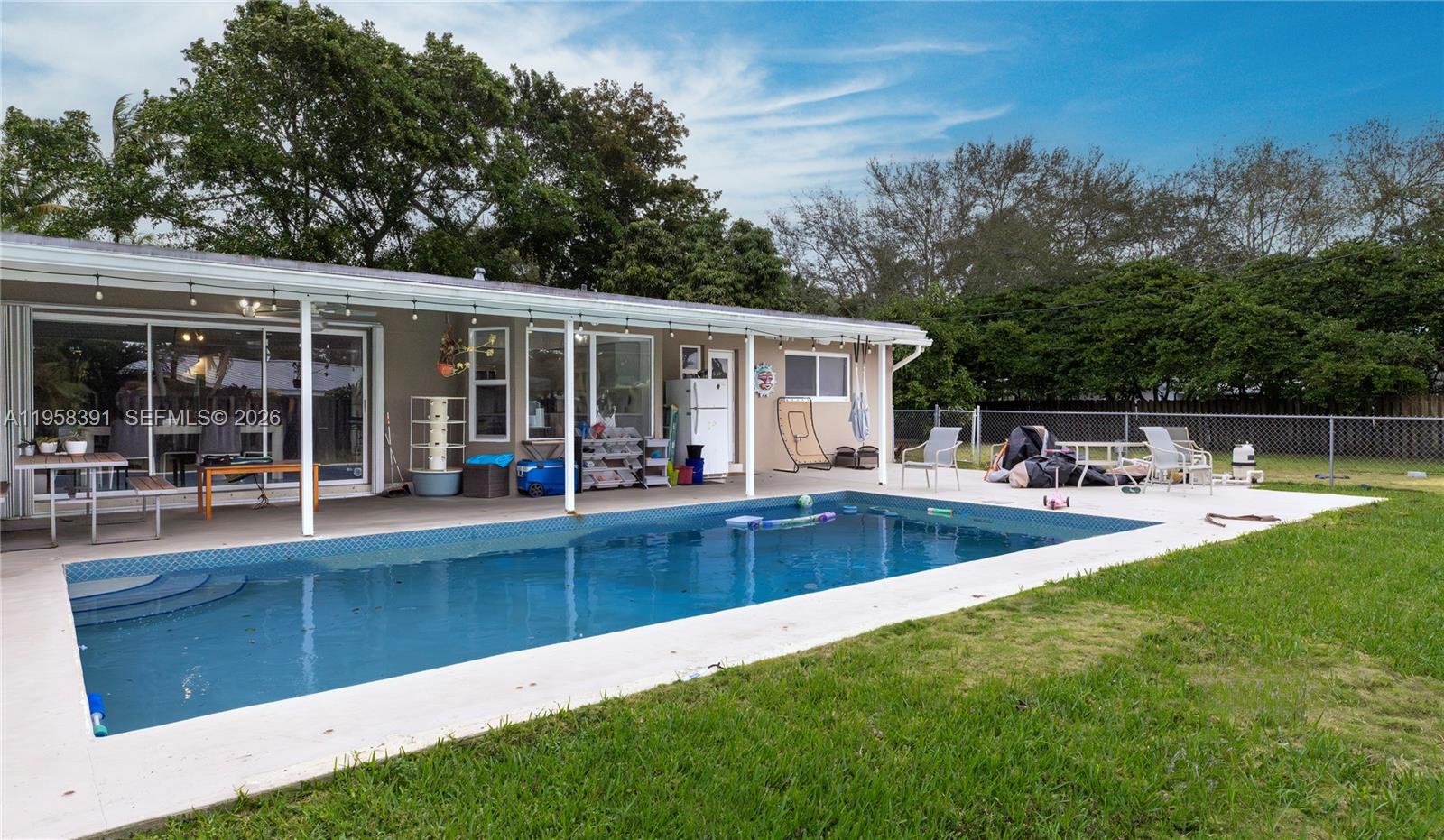 RANCHERO MANORS 1ST ADDN - Residential