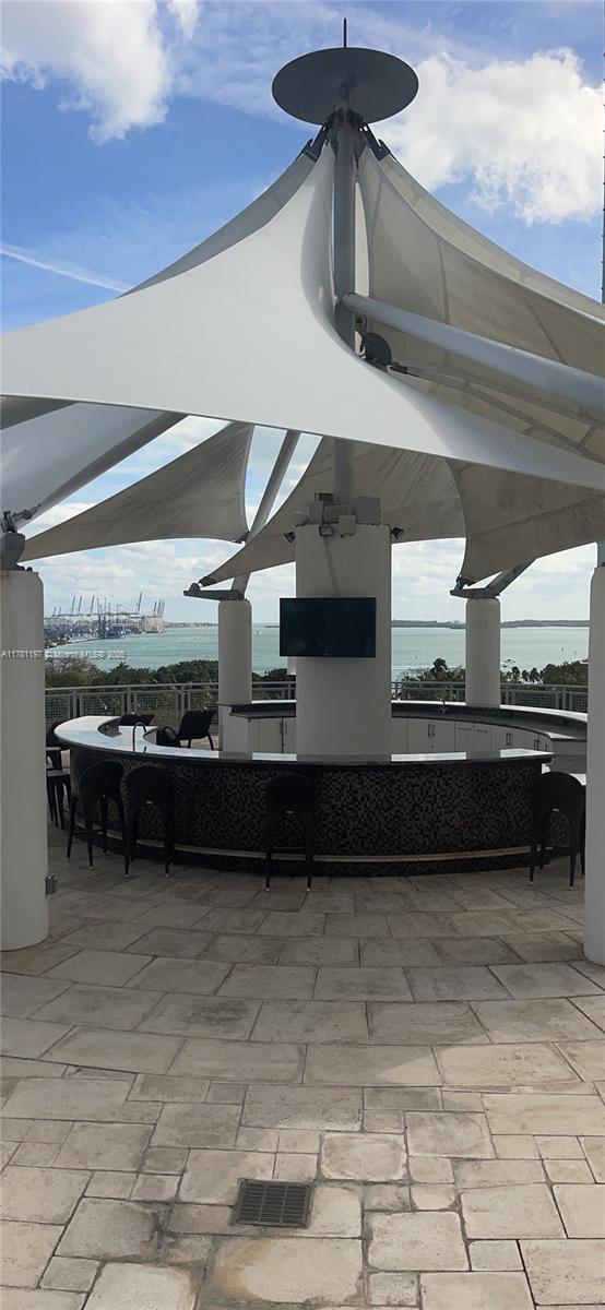 VIZCAYNE SOUTH CONDO - Residential