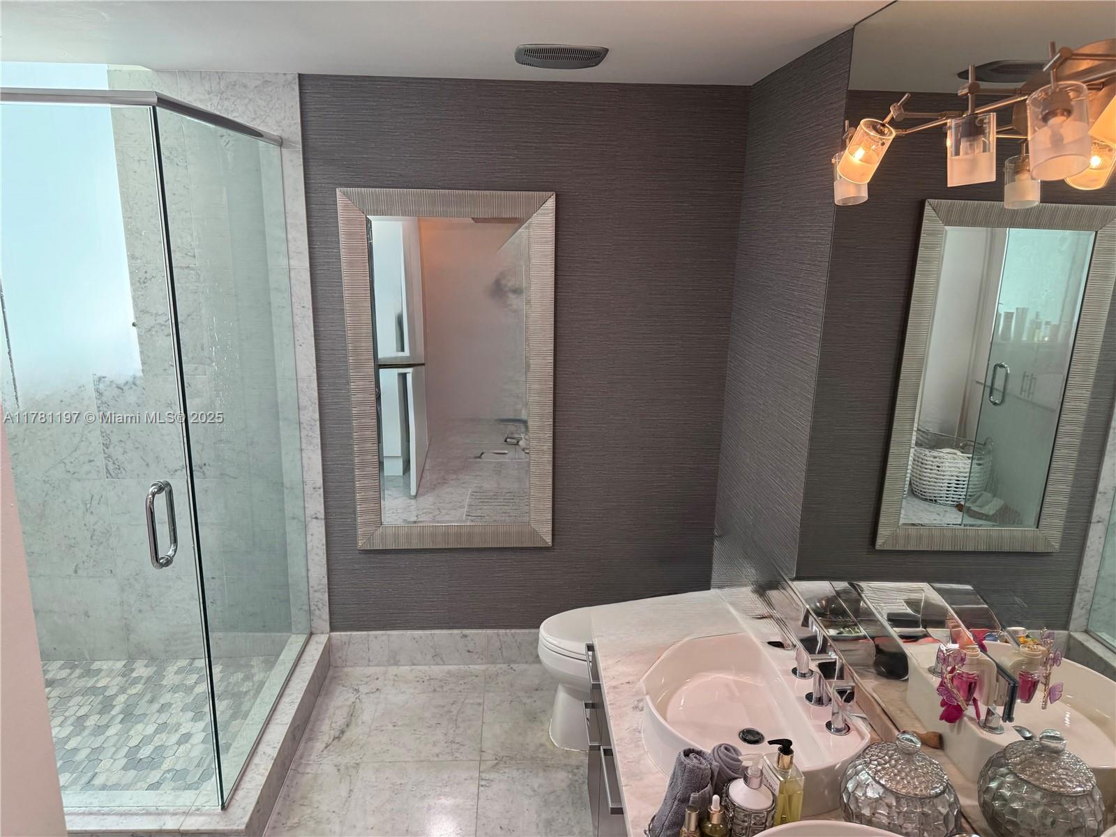 VIZCAYNE SOUTH CONDO - Residential