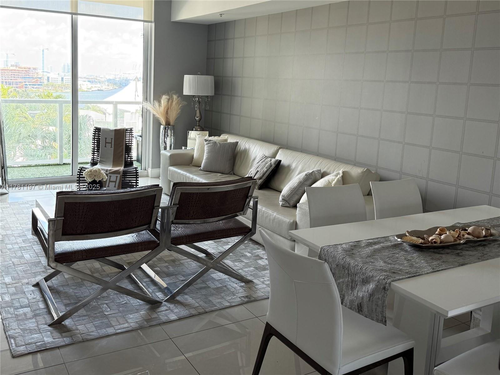 VIZCAYNE SOUTH CONDO - Residential