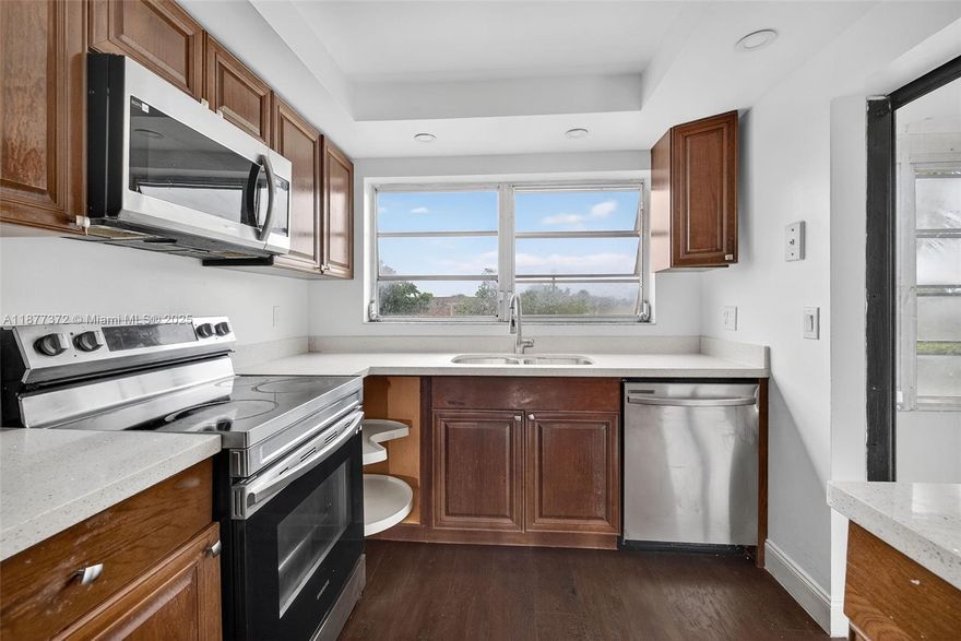Beautifully updated 2BR/2BA with large Florida room and excellent storage! This cash-only 3rd floor unit in an elevator building features new paint, renovated kitchen, vinyl floors, updated bath fixtures, and 2023 appliances. A/C 2008. All-ages, pet-friendly community with secure entrance, pool, clubhouse, and washer/dryer on each floor. Association requires 675+ credit, $45K+ income, and does not allow rentals. Cash only.
