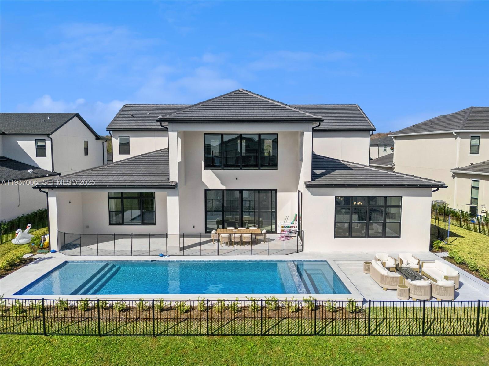 LAUREL POINTE PHASE 3 - Residential