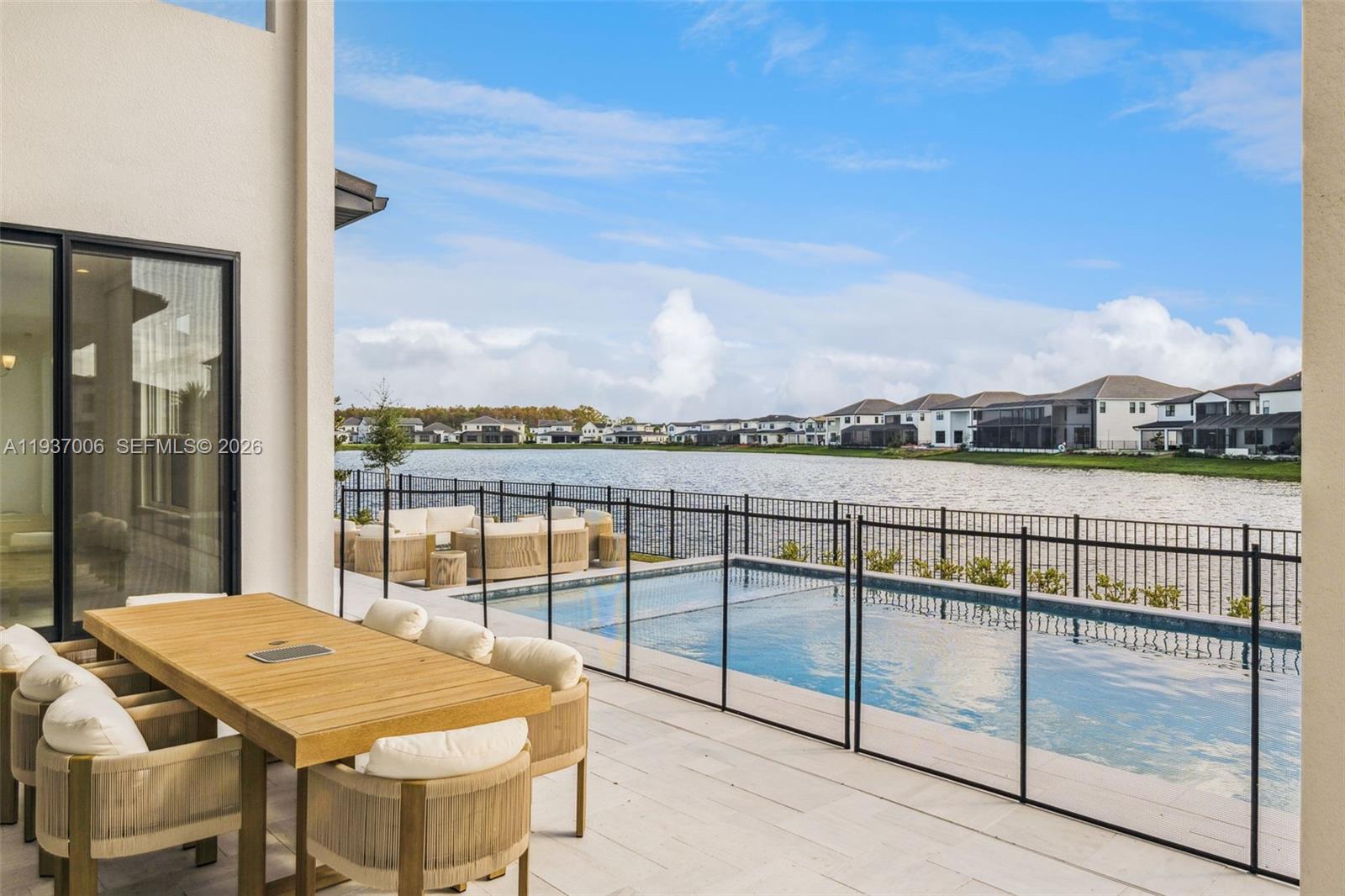 LAUREL POINTE PHASE 3 - Residential